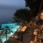 Maritim Marina Bay Resort Spa & Casino Adult Friendly Hotell Vlorë